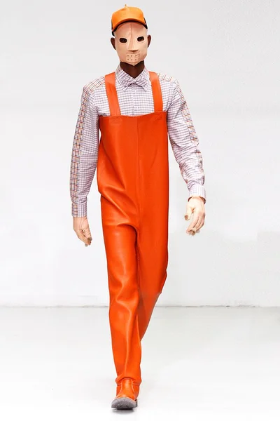 Look 11